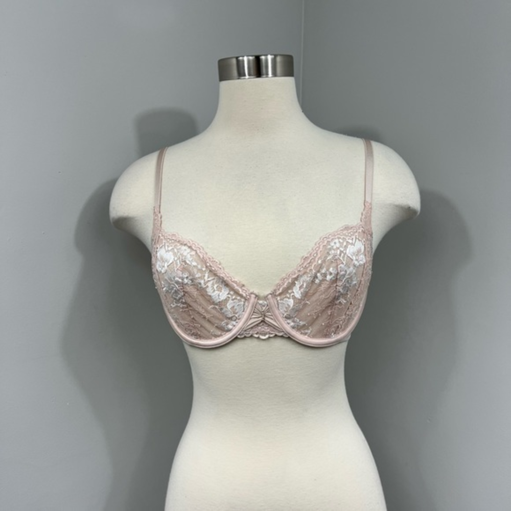 32D VS Light Pink Lace Demi Bra‎